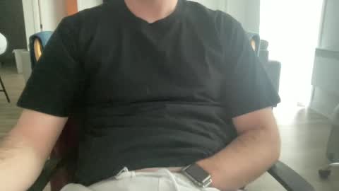 Snapshot of someoneyoudontsee chatting on September 2025 01:37:02 PM someoneyoudontsee online show from September 2025 01:37:02 PM