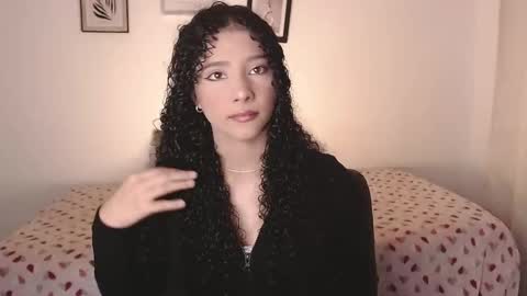 Snapshot of sophi_baby chatting on October 2025 02:32:02 AM Sophi baby online show from October 2025 02:32:02 AM