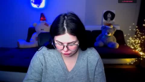 sophia__olsen online show from December 2024 06:11:02 AM