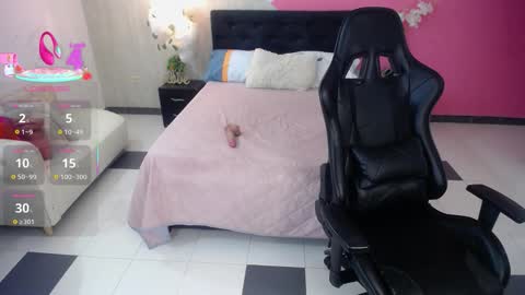 sophia_brunette21 online show from September 2025 01:04:01 PM