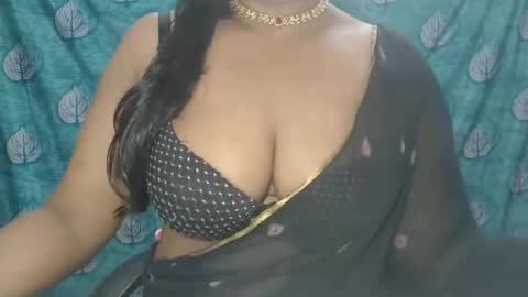 Snapshot of sophia_indian chatting on October 2025 06:23:02 AM Sophia Tamil online show from October 2025 06:23:02 AM