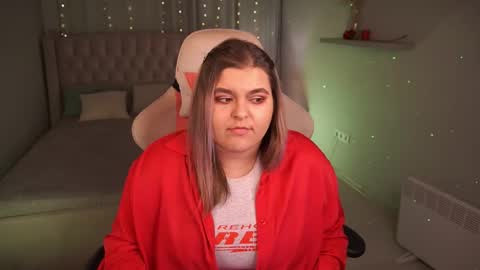 Sophia online show from September 2025 01:38:02 PM