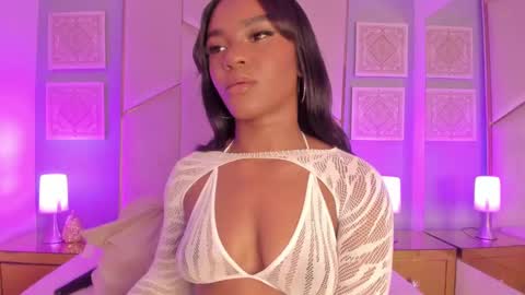 SophiaSmiths online show from January 2025 09:05:01 AM