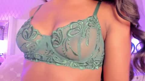 SophiaSmiths online show from September 2025 11:37:01 AM