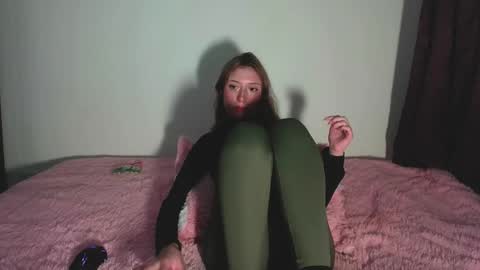 Snapshot of sophie_collins13 chatting on February 2025 05:19:01 AM Sophie online show from February 2025 05:19:01 AM