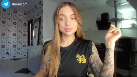 Snapshot of sophie_in chatting on December 2024 08:09:02 AM Sonya online show from December 2024 08:09:02 AM