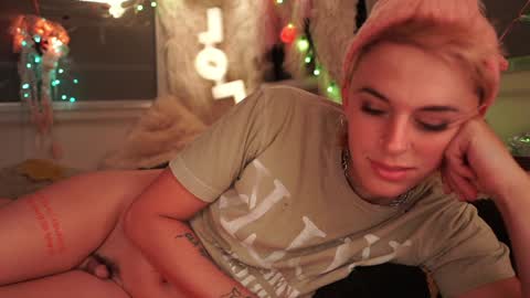 Snapshot of sophie_lovely chatting on December 2024 04:26:02 AM derpy derpington online show from December 2024 04:26:02 AM