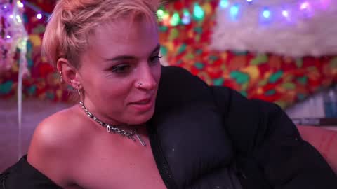 Snapshot of sophie_lovely chatting on December 2024 08:11:02 AM derpy derpington online show from December 2024 08:11:02 AM