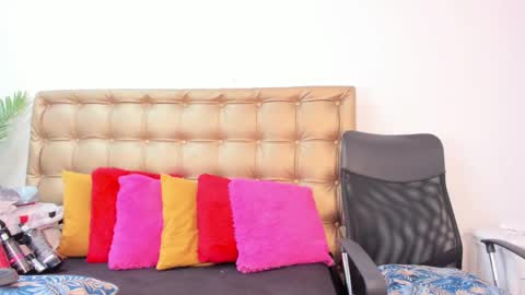 Snapshot of sophie_newton chatting on January 2025 12:27:02 PM sophie_newton online show from January 2025 12:27:02 PM