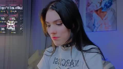 Snapshot of sophie_nomenal_ chatting on November 2025 01:54:02 PM sophie_nomenal_ online show from November 2025 01:54:02 PM