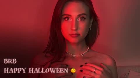 Sophie online show from October 2025 07:30:01 AM