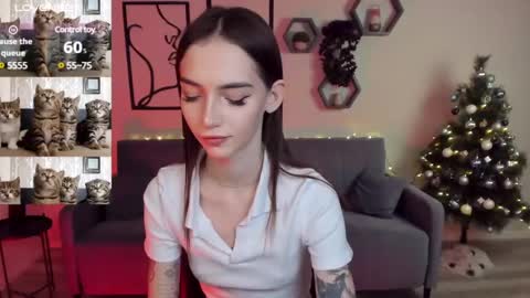 Snapshot of sophiecherrie chatting on December 2024 11:45:01 PM Sophie online show from December 2024 11:45:01 PM