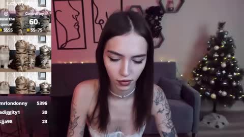 Snapshot of sophiecherrie chatting on December 2024 01:02:02 AM Sophie online show from December 2024 01:02:02 AM