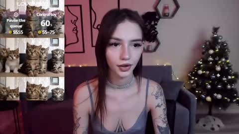 Snapshot of sophiecherrie chatting on December 2024 07:00:01 PM Sophie online show from December 2024 07:00:01 PM