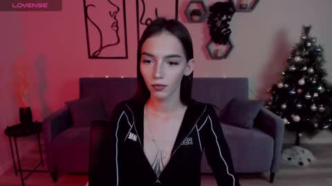Snapshot of sophiecherrie chatting on January 2025 05:34:02 PM Sophie online show from January 2025 05:34:02 PM