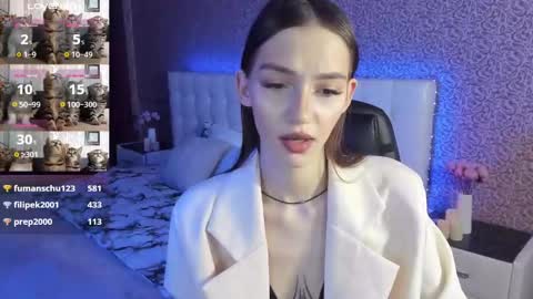 Snapshot of sophiecherrie chatting on January 2025 11:44:02 AM Sophie online show from January 2025 11:44:02 AM