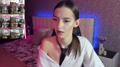 Snapshot of sophiecherrie chatting on February 2025 08:46:01 AM Sophie online show from February 2025 08:46:01 AM