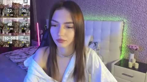 Snapshot of sophiecherrie chatting on February 2025 06:33:01 AM Sophie online show from February 2025 06:33:01 AM