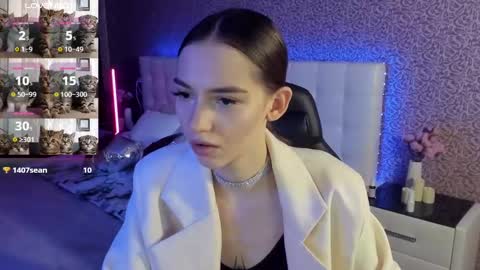 Snapshot of sophiecherrie chatting on February 2025 09:42:01 AM Sophie online show from February 2025 09:42:01 AM