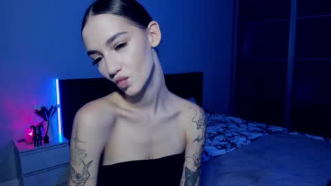 Snapshot of sophiecherrie chatting on September 2025 04:21:02 PM Sophie online show from September 2025 04:21:02 PM