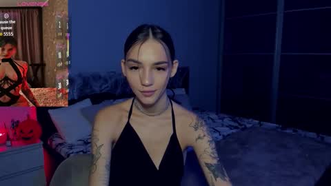 Snapshot of sophiecherrie chatting on November 2025 12:29:02 PM Sophie online show from November 2025 12:29:02 PM