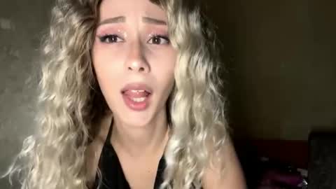 Snapshot of sophiedescoteaux chatting on October 2025 08:31:01 PM Mira online show from October 2025 08:31:01 PM