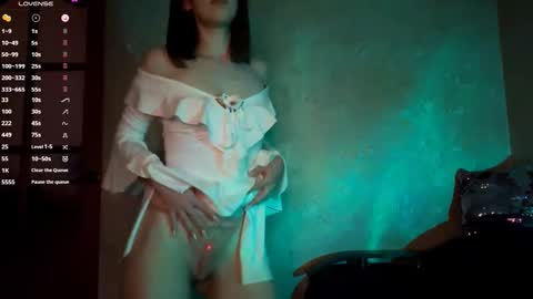 Snapshot of sophiedescoteaux chatting on October 2025 08:33:02 PM Mira online show from October 2025 08:33:02 PM