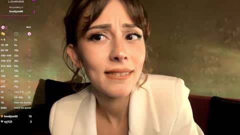 Snapshot of sophiedescoteaux chatting on November 2025 05:48:02 PM Mira online show from November 2025 05:48:02 PM