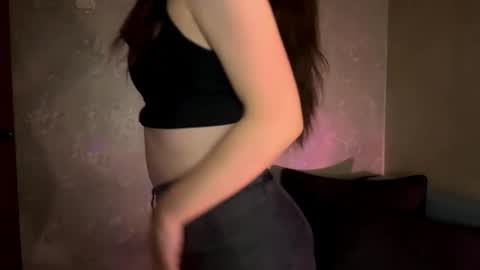 Snapshot of sophiedescoteaux chatting on November 2025 06:18:02 PM Mira online show from November 2025 06:18:02 PM