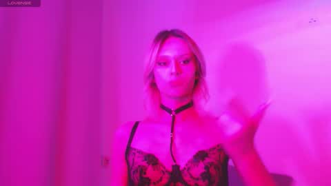 sophiediamond_x online show from October 2025 07:43:01 PM