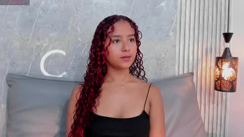 Snapshot of sophiee_velvet chatting on December 2024 07:50:02 PM online show from December 2024 07:50:02 PM