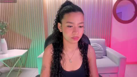 Snapshot of sophiehouston_ chatting on October 2025 04:20:02 AM Sophie Houston online show from October 2025 04:20:02 AM