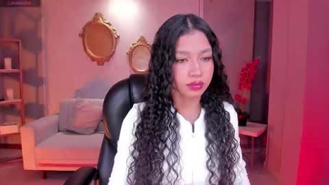 Snapshot of sophiehouston_ chatting on November 2025 04:13:01 AM Sophie Houston online show from November 2025 04:13:01 AM