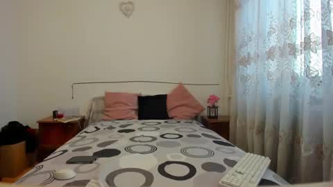 Snapshot of sophiesin__ chatting on February 2025 05:23:02 AM Sophie online show from February 2025 05:23:02 AM