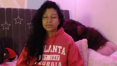 Snapshot of sophiia_dreams chatting on November 2025 12:43:01 AM Sophia this is not my real name online show from November 2025 12:43:01 AM