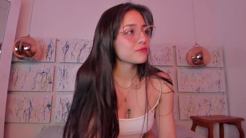 Snapshot of sophy_smilesweet chatting on December 2024 02:33:01 PM SOPHY ROGERS online show from December 2024 02:33:01 PM