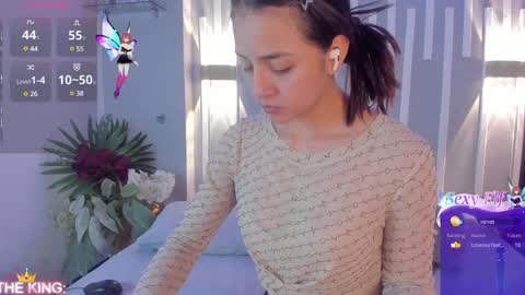 Snapshot of sophy_smilesweet chatting on December 2024 11:39:01 AM SOPHY ROGERS online show from December 2024 11:39:01 AM