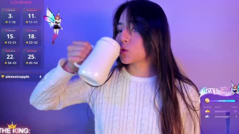 Snapshot of sophy_smilesweet chatting on December 2024 02:38:02 PM SOPHY ROGERS online show from December 2024 02:38:02 PM
