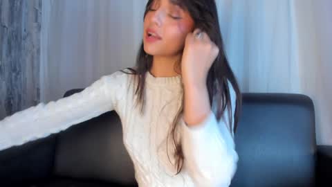 Snapshot of sophy_smilesweet chatting on January 2025 05:34:02 PM SOPHY ROGERS online show from January 2025 05:34:02 PM
