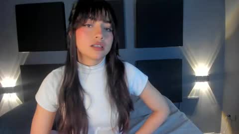 Snapshot of sophy_smilesweet chatting on January 2025 02:39:01 PM SOPHY ROGERS online show from January 2025 02:39:01 PM
