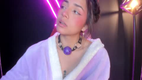 Snapshot of sophy_smilesweet chatting on January 2025 02:46:02 PM SOPHY ROGERS online show from January 2025 02:46:02 PM