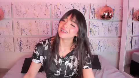Snapshot of sophy_smilesweet chatting on February 2025 02:52:02 PM SOPHY ROGERS online show from February 2025 02:52:02 PM