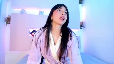 Snapshot of sophy_smilesweet chatting on February 2025 02:49:01 PM SOPHY ROGERS online show from February 2025 02:49:01 PM