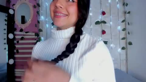 Snapshot of sophy_smilesweet chatting on March 2025 06:00:01 PM SOPHY ROGERS online show from March 2025 06:00:01 PM