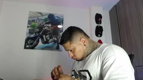 soy_apolo online show from October 2025 03:04:01 AM