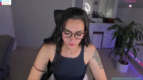 Luisa    online show from December 2024 11:17:02 PM