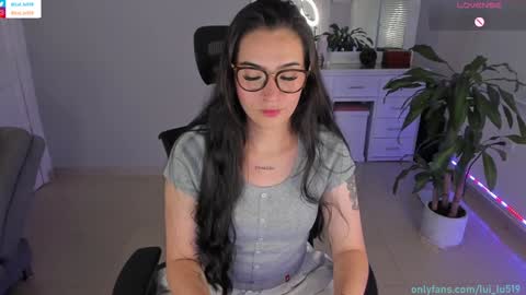 Luisa    online show from December 2024 10:57:02 PM