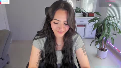 Luisa    online show from December 2024 08:58:01 PM