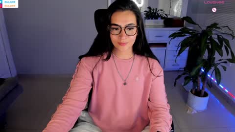 Luisa    online show from January 2025 12:09:01 AM