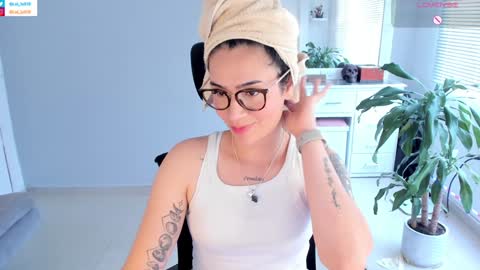 Luisa    online show from January 2025 07:25:01 PM